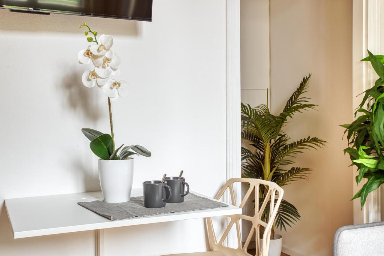 Joivy Chic Studio, Easy Access To Centre Milan Bagian luar foto